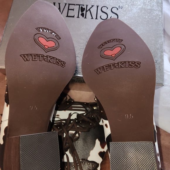 WetKiss Cowboy - Picture 5 of 6